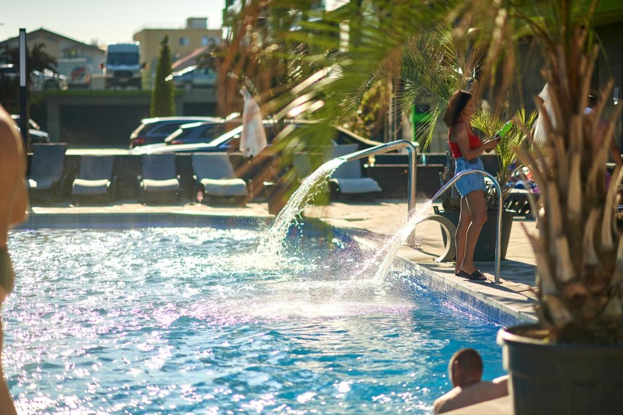 Sara Blu Apartment Spa And Pool Beach Resort Mamaia Dış mekan fotoğraf